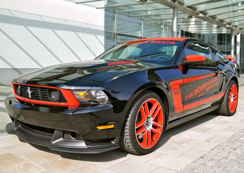 Ford Mustang Boss 302 Laguna Seca