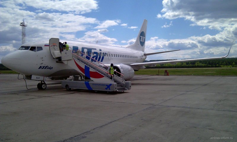 Самолет Боинг 737 UTAIR