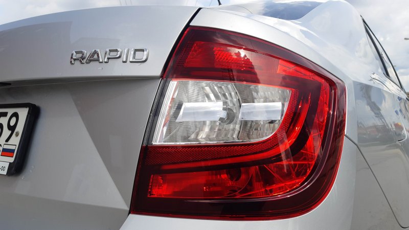Фонарь задний Skoda Rapid led