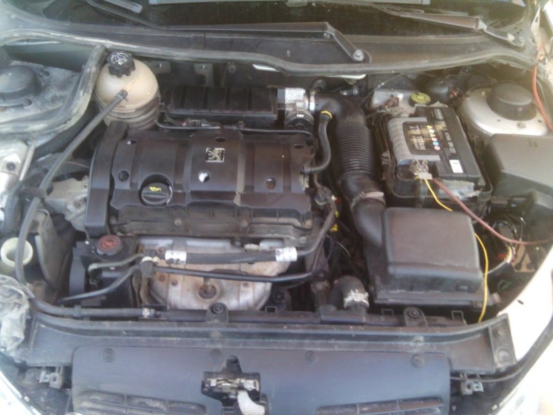 Peugeot 206 1.4 под капотом