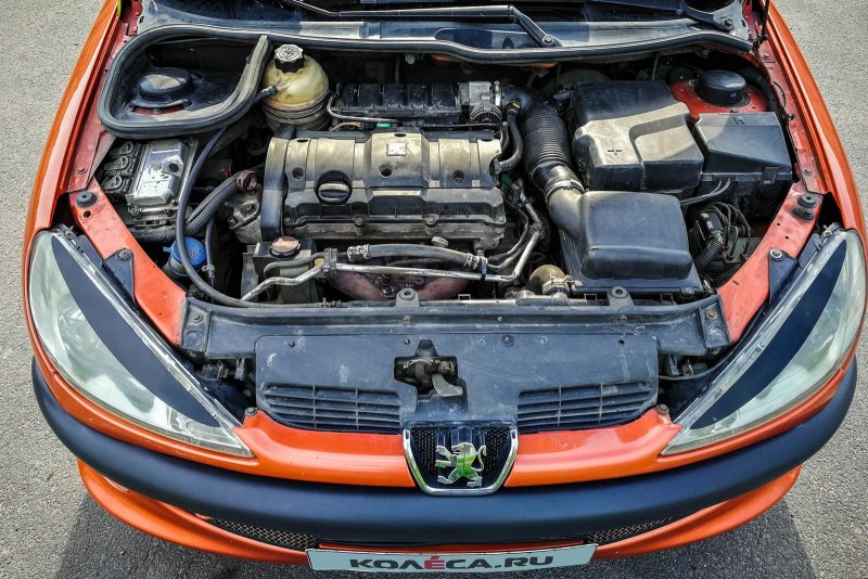 Peugeot 206 под капотом