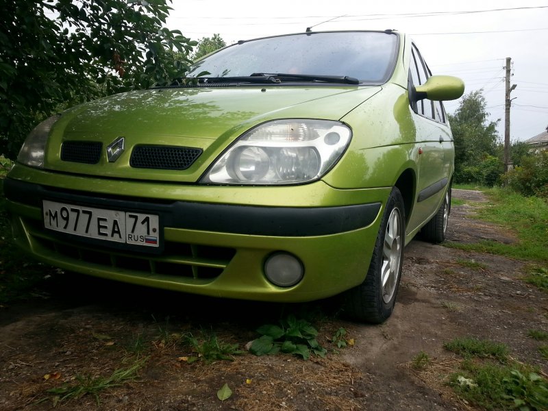 Рено Сценик 2005 год 1.6