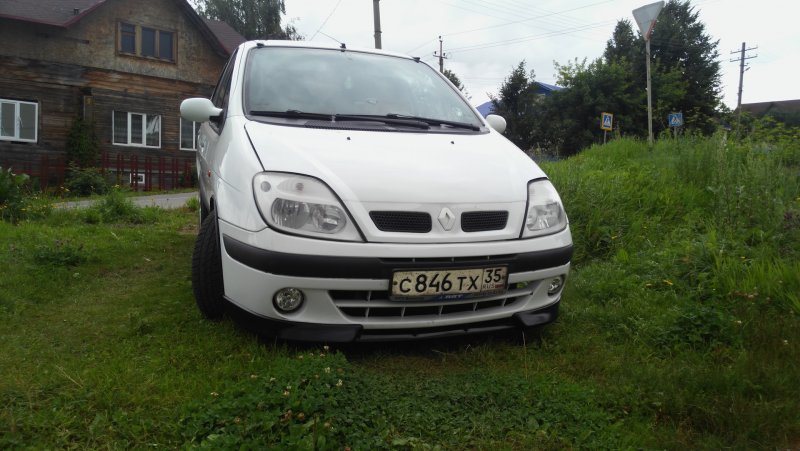 Рено Сценик 2001 года