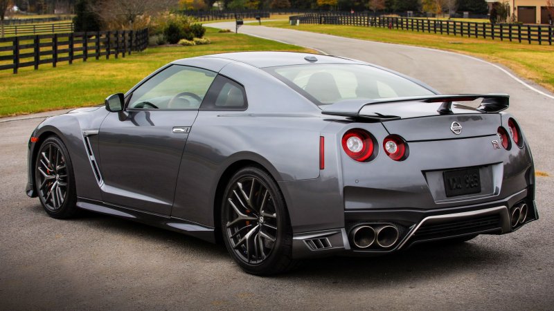 Nissan GTR gt4