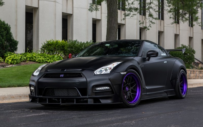 Nissan GTR черный