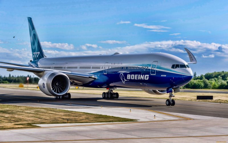 Самолет Боинг 777