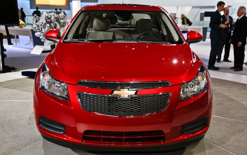 Chevrolet Cruze 2014 красная