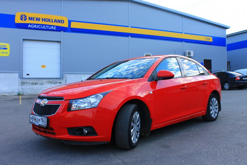 Chevrolet Cruze красный