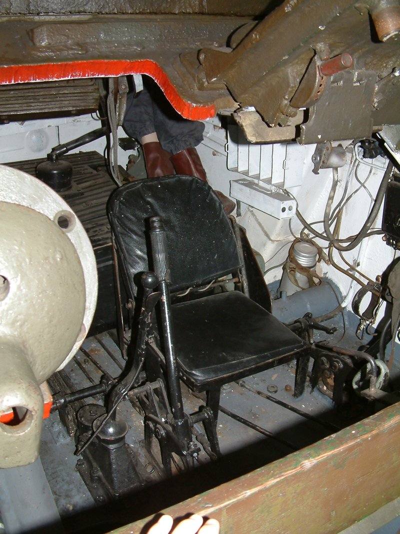 Т-34-85 место мехвода