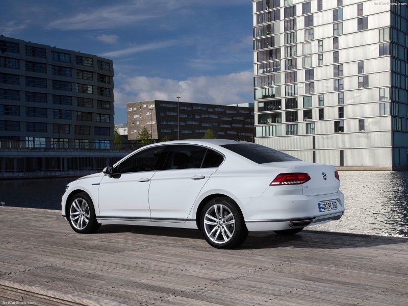 Фольксваген Passat 2015 белая