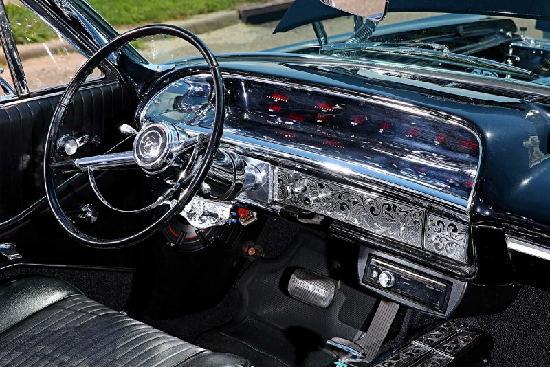 Chevrolet Impala 1967 года салон