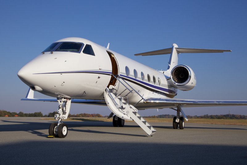 Самолет Gulfstream g450