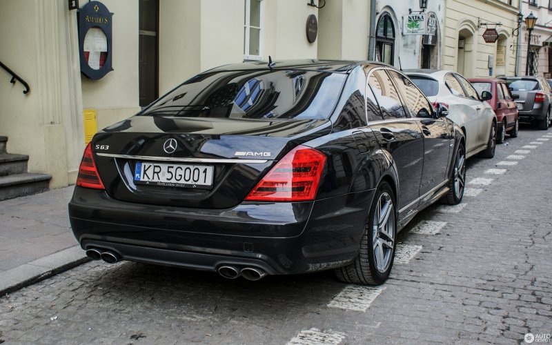 Мерседес s63 AMG 221