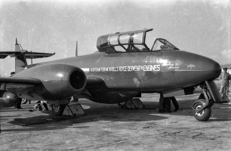 Самолет Gloster Meteor