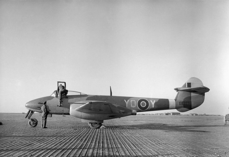 Самолет Gloster Meteor