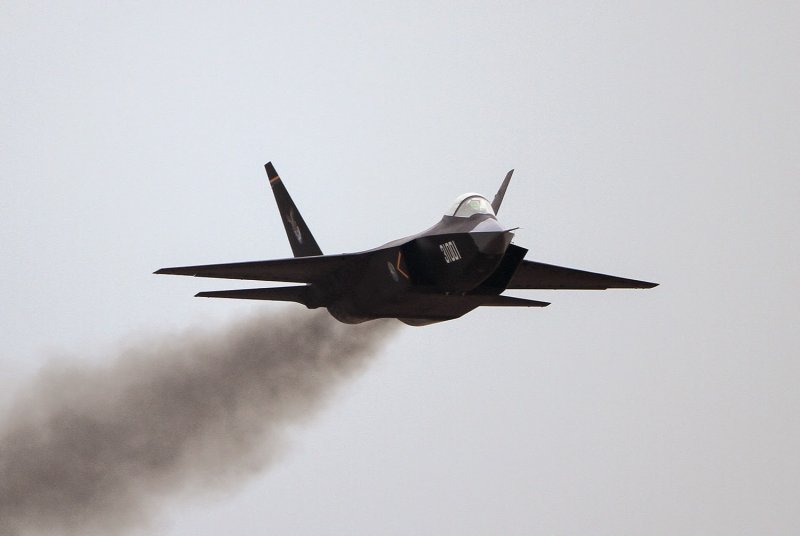 Китайский стелс-истребитель j-31