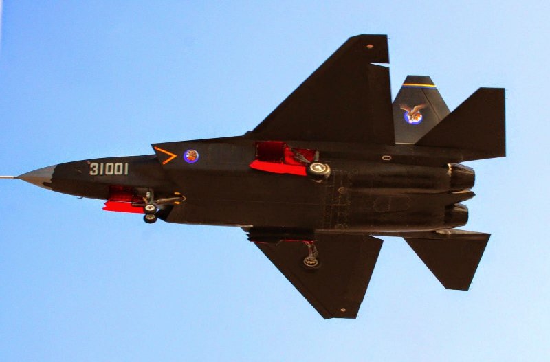 Китайский стелс-истребитель j-31