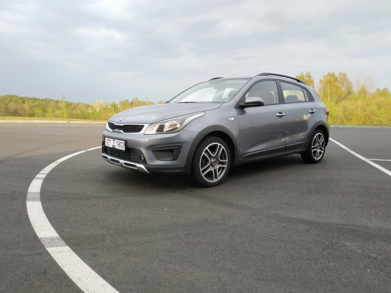 Kia Rio x-line темно серый