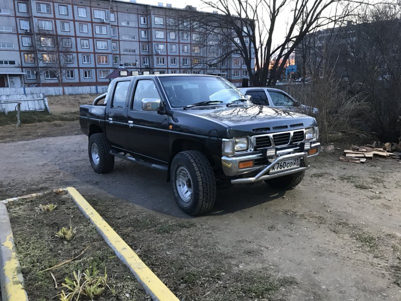 Ниссан Датсун 720 4х4