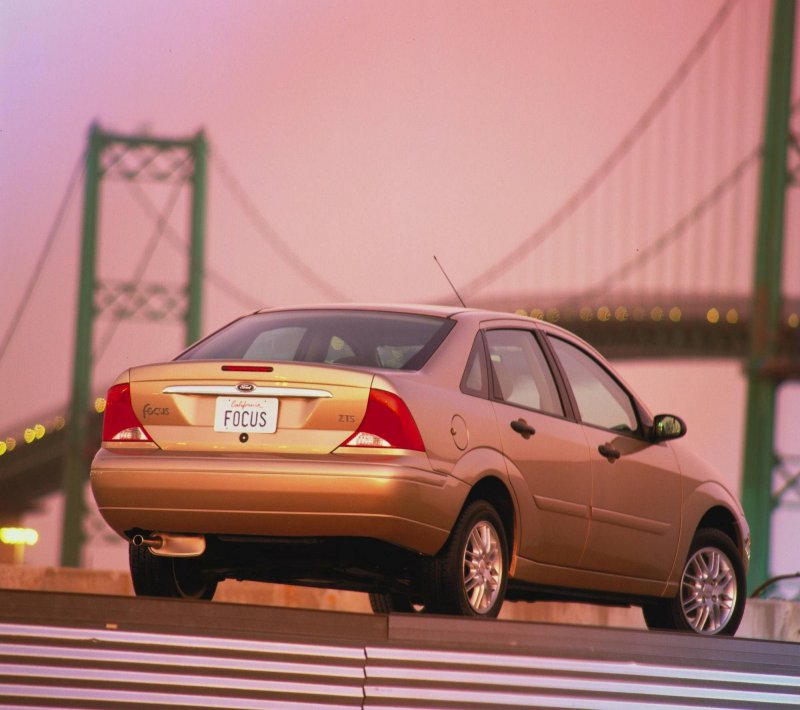 Ford Focus 1998 седан