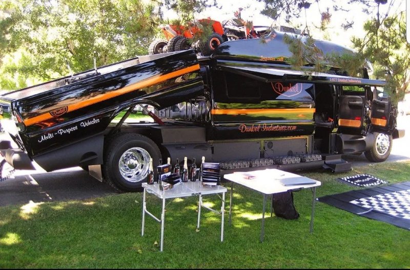 Ford f-750 dunkel Luxury Hauler 4х4