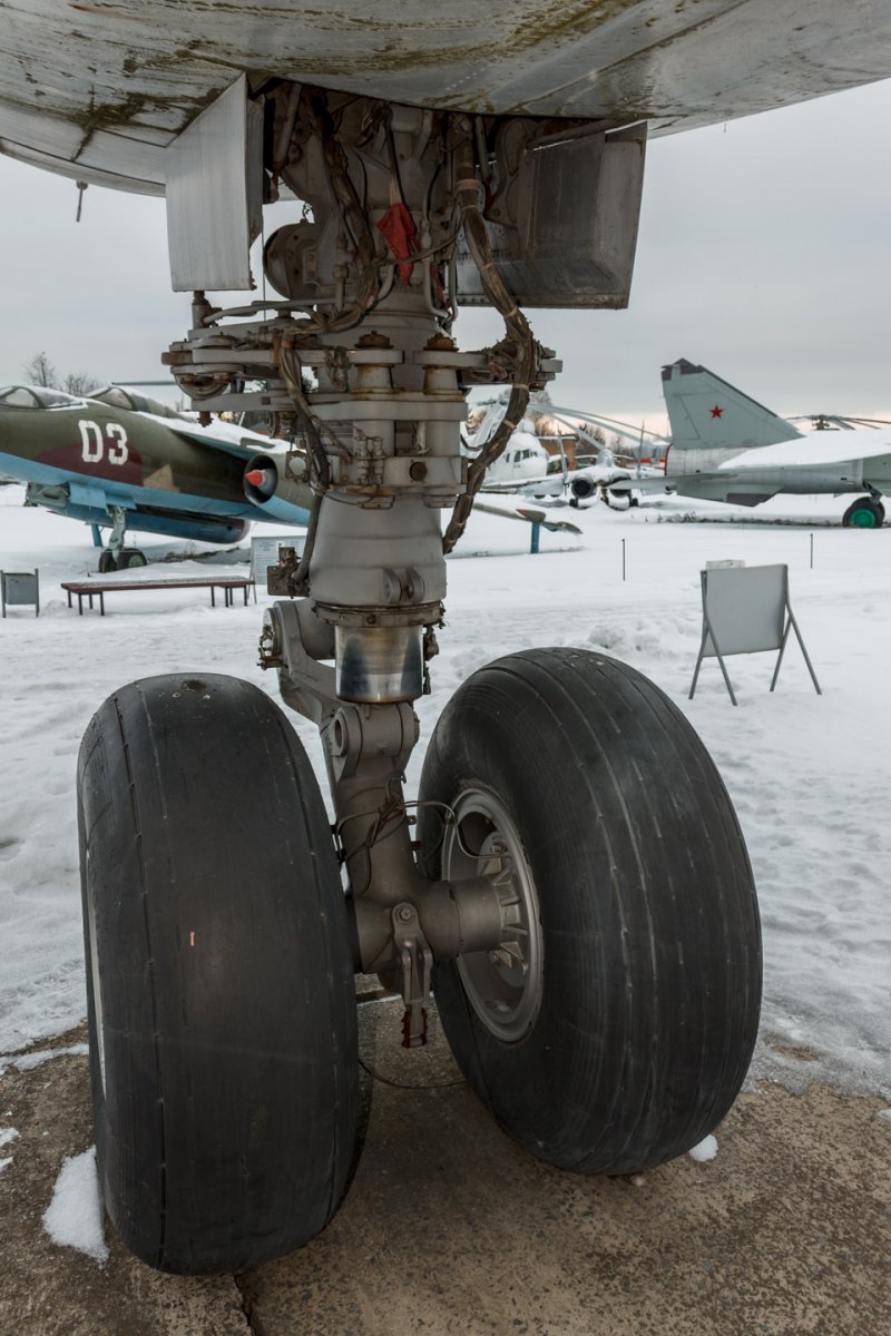 Шасси ил-62 польский