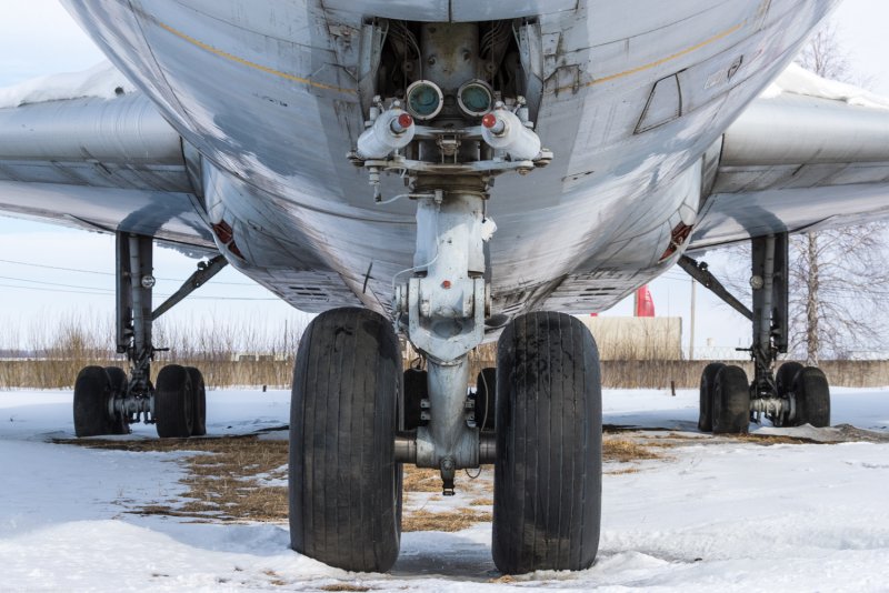 Ил 96 шасси