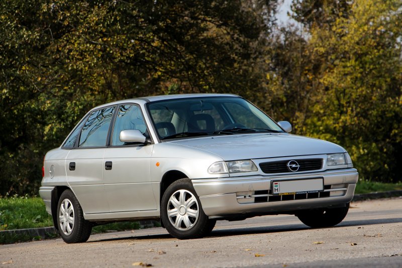Opel Astra f 1997 седан