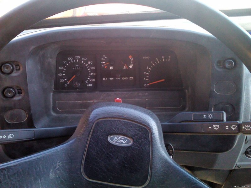 Пластиковая обшивка салона Форд Транзит