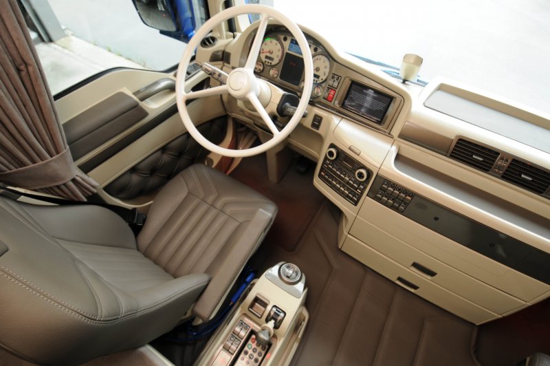 Man TGX XXL салон