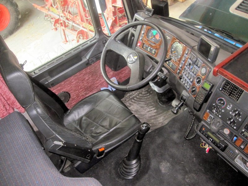 Man f2000 салон