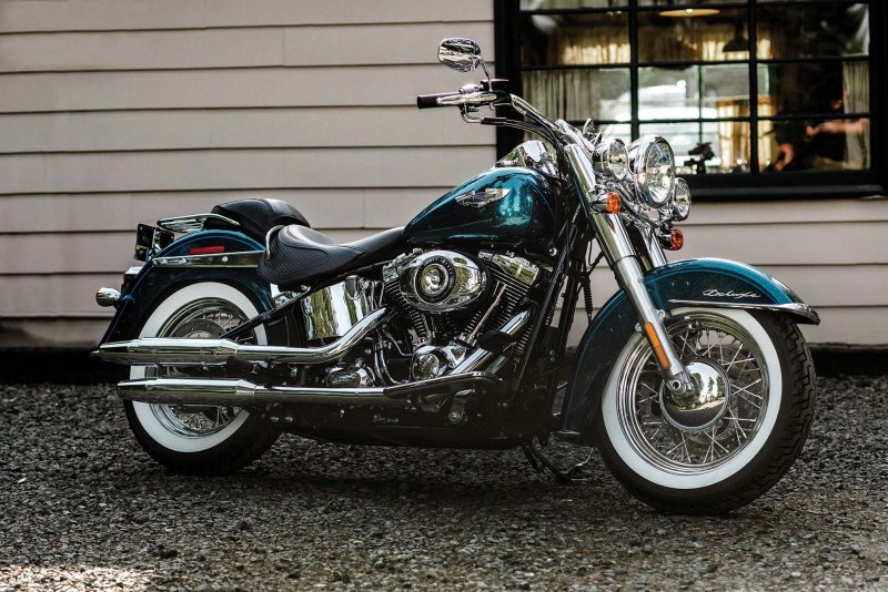 Мотоциклы Харлей Дэвидсон Softail Deluxe