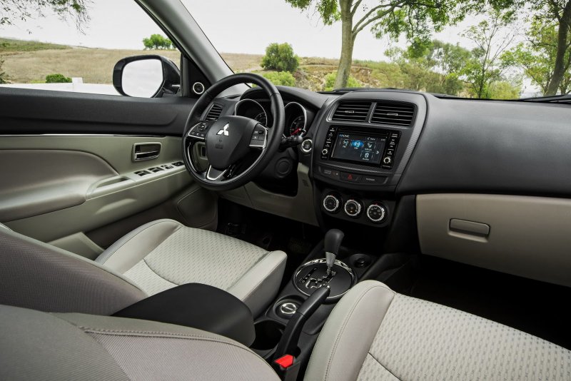 Mitsubishi ASX 2016 салон