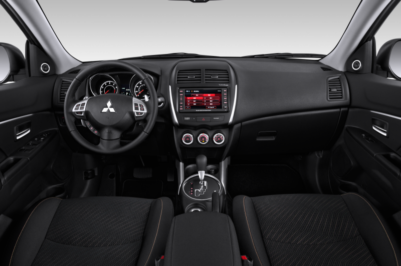 Mitsubishi Outlander Sport 2015 внутри