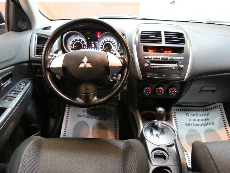 Mitsubishi ASX 2012 салон