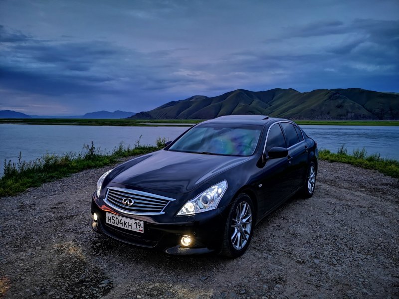Infiniti g25 черный