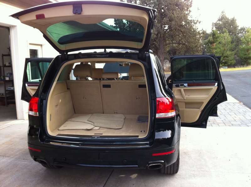 Коврик в багажник Volkswagen Touareg 3