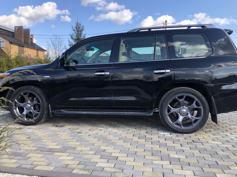 305/40 R22 на Лексус