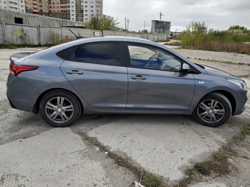 Hyundai Solaris 2012 1.6 MT (123 Л.С.):