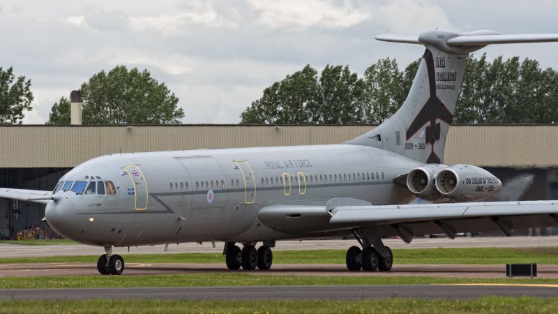 Самолет Vickers VC-10