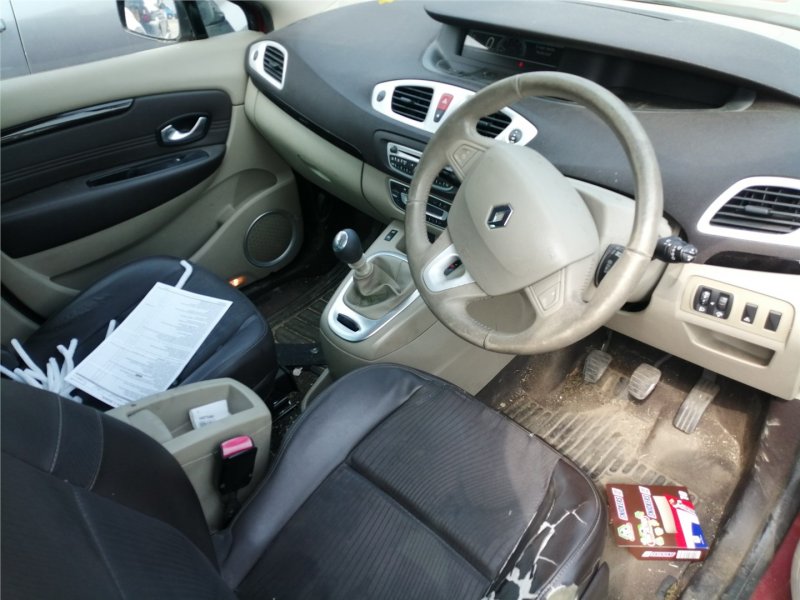 Renault Grand Scenic 2015 салон