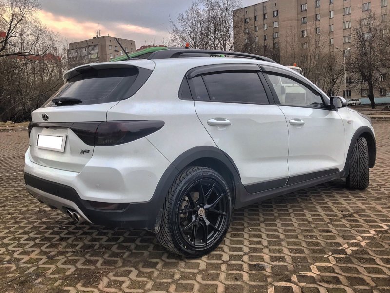 Kia Rio x-line 2020 белая литьё 16