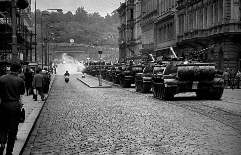 Советские танки в Праге 1968