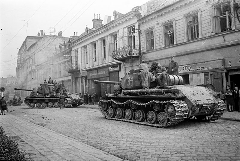 Танк ИС 2 1944