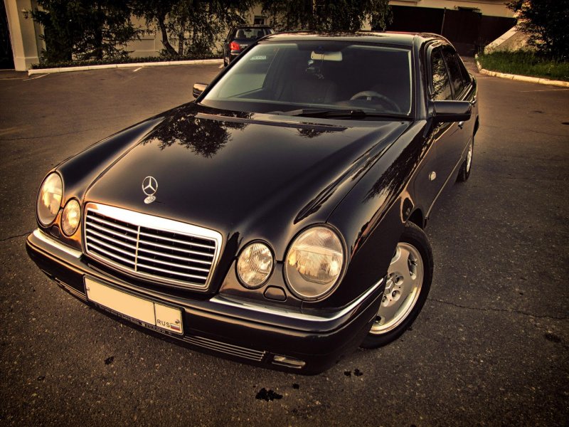 Mercedes-Benz w210