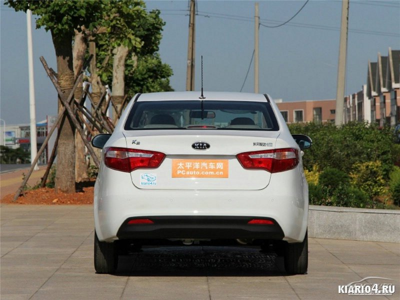 Kia Rio 2018 сзади