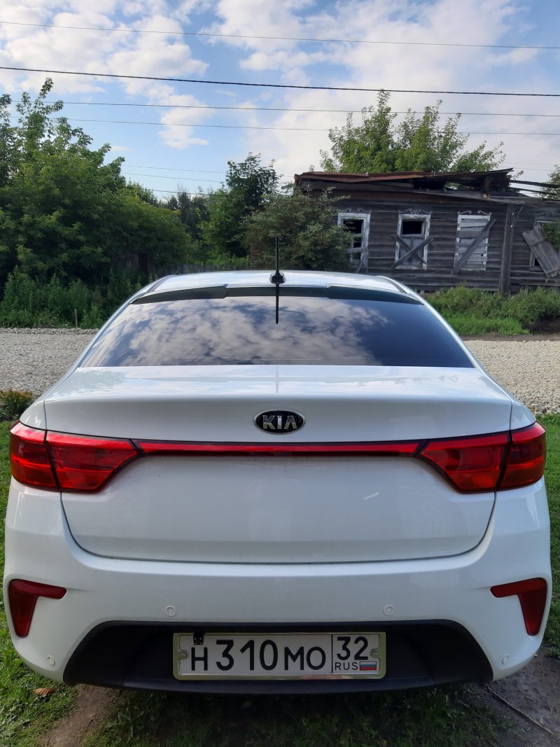 Kia Rio 2020 сзади