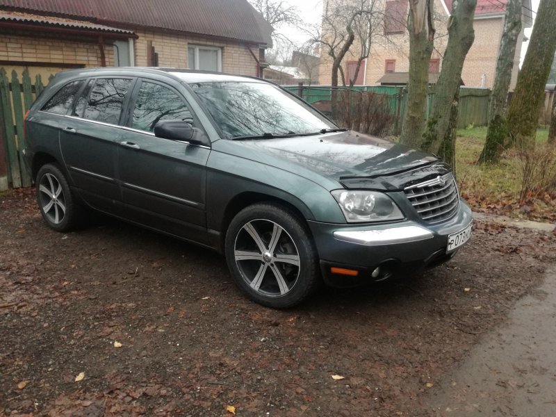 Chrysler Pacifica stance