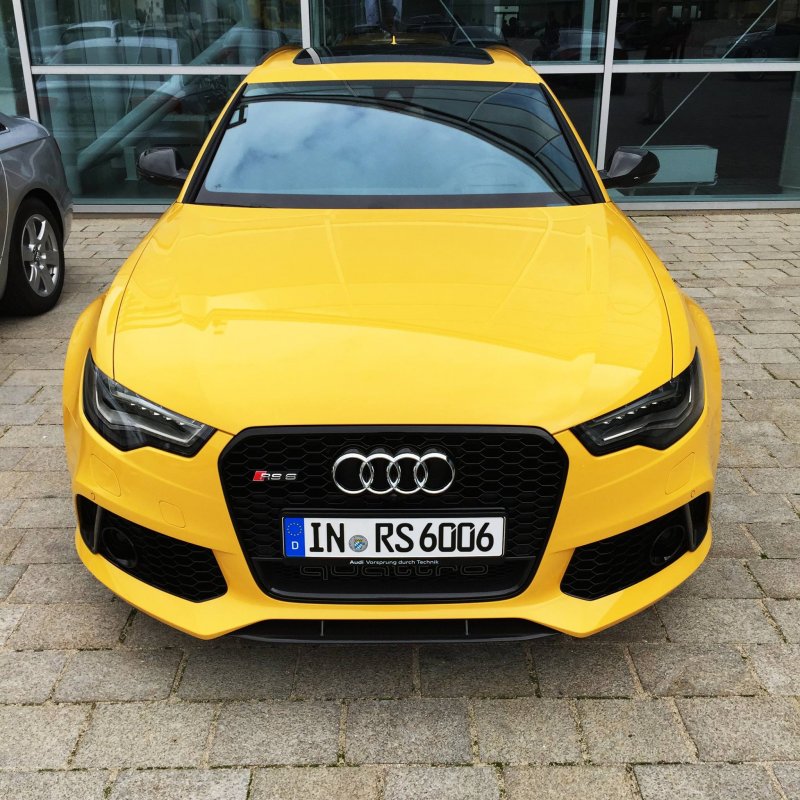 Audi rs5 Yellow