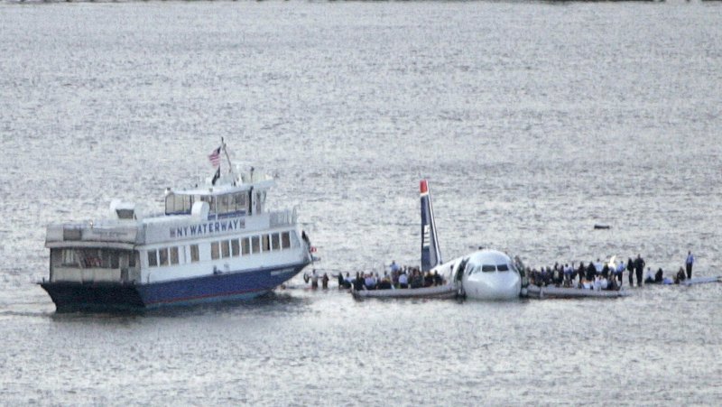 Посадка самолёта на Гудзон в 2009